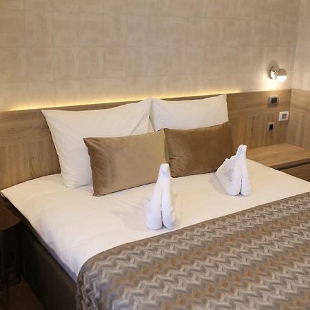 Hotel ครากูเยวัตส์ ภายนอก รูปภาพ