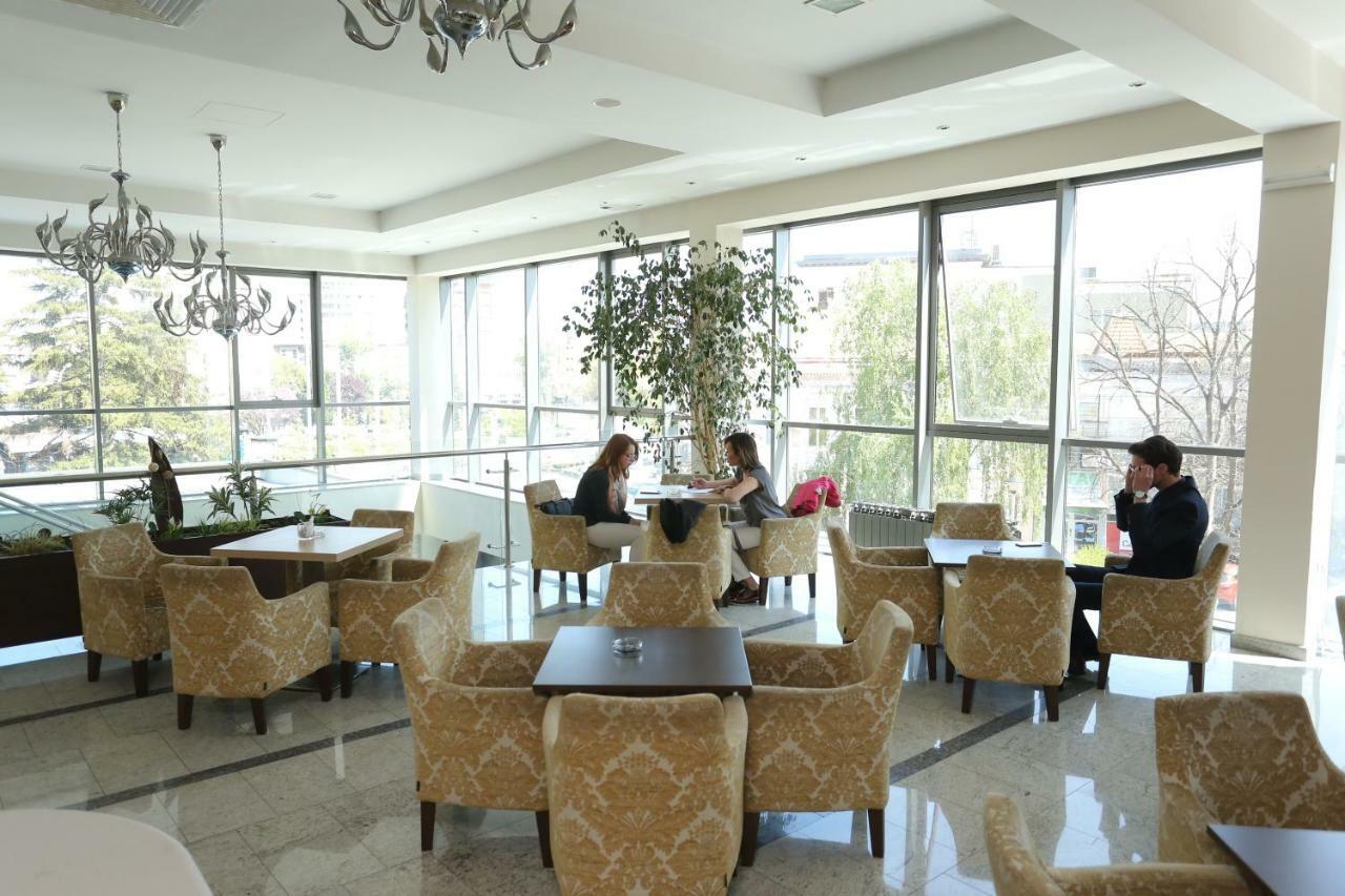 Hotel ครากูเยวัตส์ ภายนอก รูปภาพ
